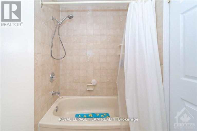 29613810/2982-richmond-road-s/fairfield-heights/ottawa/ontario/K2B6S7_16