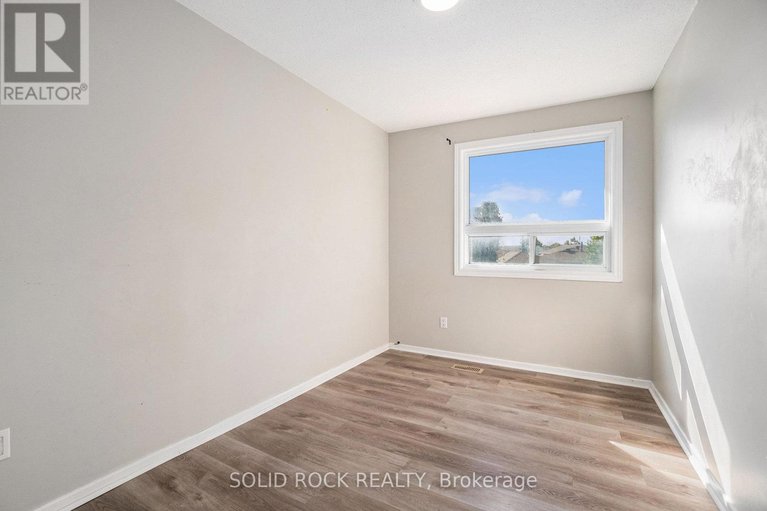 28813427/1432-leigh-crescent/carson-grove/ottawa/ontario/K1J8E4_10