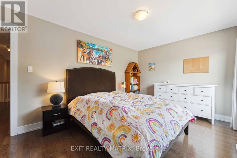 29666799/97-queen-mary-street/overbrookcastle-heights/ottawa/ontario/K1K1X6_18