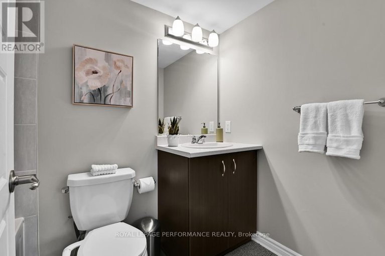 29064818/215-makadewa-private/cfb-rockcliffe-and-area/ottawa/ontario/K1K4Z9_24