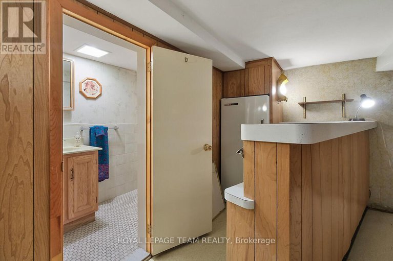 28850677/123-ivy-crescent/new-edinburgh/ottawa/ontario/K1M1Y1_45