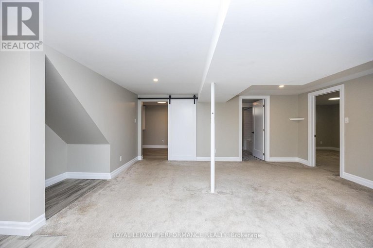 28604783/1398-jamison-avenue-s/bilberry-creekqueenswood-heights/ottawa/ontario/K1E1J5_32