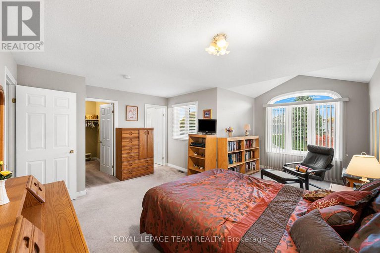 29030478/937-sheenboro-crescent/fallingbrookpineridge/ottawa/ontario/K4A3M6_18