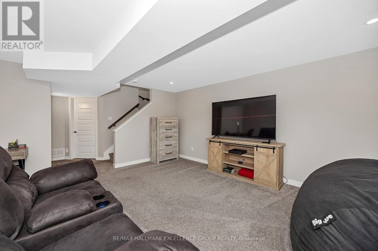 29029372/254-dion-avenue/town-of-rockland/clarence-rockland/ontario/K4K0M2_34