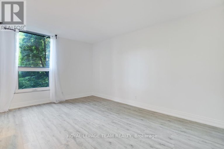 28892273/113-2951-riverside-drive/mooneys-bayriverside-park/ottawa/ontario/K1V8W6_24