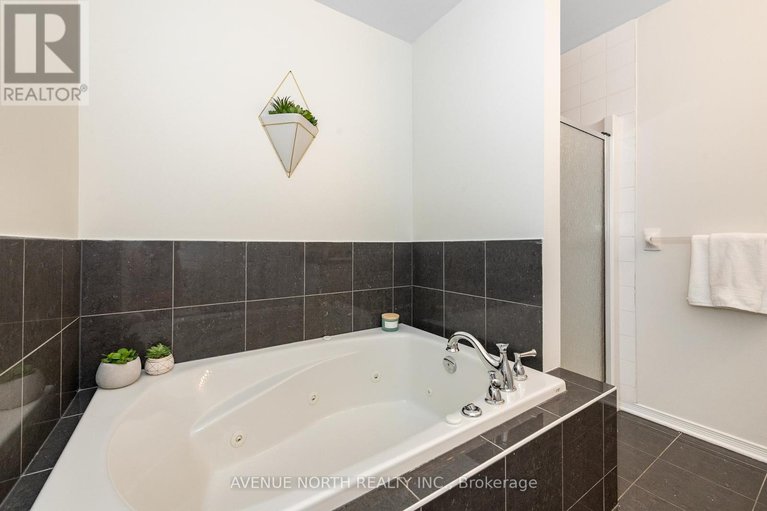 28733954/283-stroget-private/merivale-industrial-parkcitiplace/ottawa/ontario/K2E0A9_27