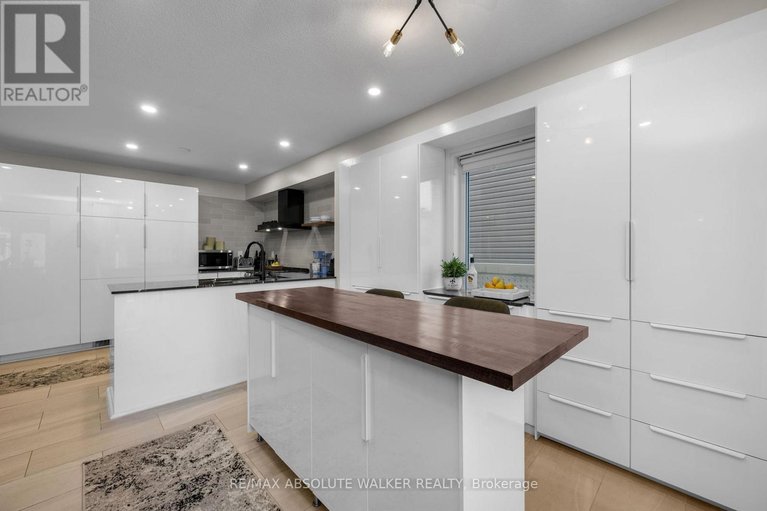 29607391/1641-frenette-street/fallingbrookgardenway-south/ottawa/ontario/K4A5B7_16