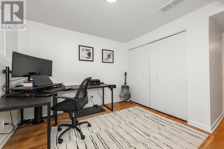 29585556/20-mulvagh-avenue/borden-farmstewart-farmcarleton-heightsparkwood-hills/ottawa/ontario/K2E6M6_30