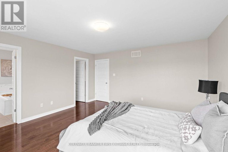 28518556/2459-esprit-drive/avalon-east/ottawa/ontario/K4A0S3_21