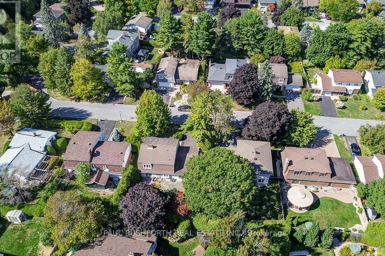29687415/10-cosburn-avenue/arlington-woods/ottawa/ontario/K2H8A1_34