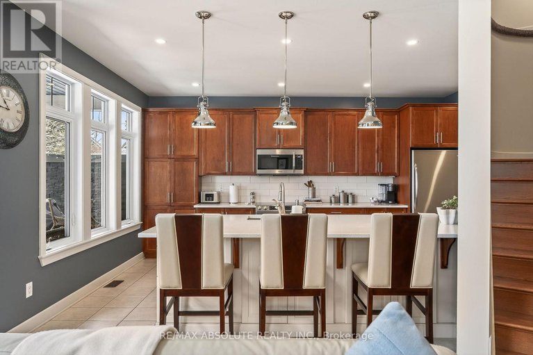 29377754/31-marsh-sparrow-private/morgans-grantsouth-march/ottawa/ontario/K2K3P2_12