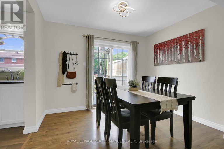 28622582/786-cummings-avenue/castle-heightsrideau-high/ottawa/ontario/K1K2L2_11