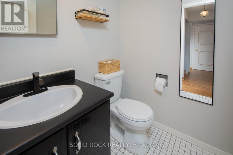 28965258/3-63-ramsgate-private/mooneys-bayriverside-park/ottawa/ontario/K1V8M4_22