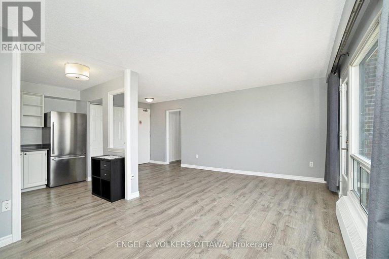 28428926/817-20-chesterton-drive/borden-farmstewart-farmcarleton-heightsparkwood-hills/ottawa/ontario/K2E6Z7_13