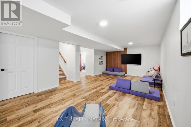 29681482/129-abbey-crescent/village-of-russell/russell/ontario/K4R1A1_23