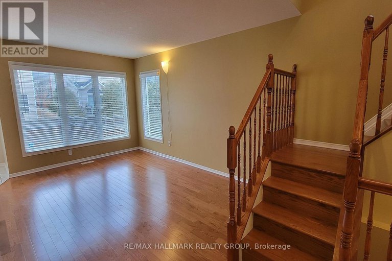 29366241/1620-henri-lauzon-street/chapel-hill/ottawa/ontario/K1C7R6_9