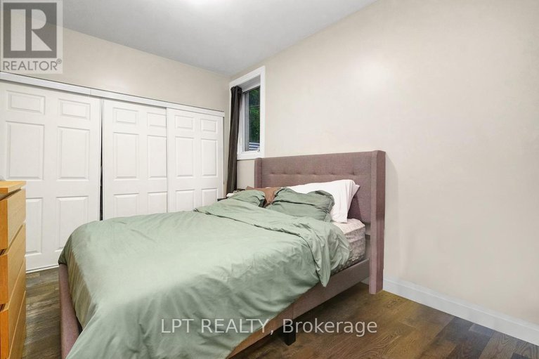 29068100/319-glynn-avenue/overbrookcastle-heights/ottawa/ontario/K1K1R9_42