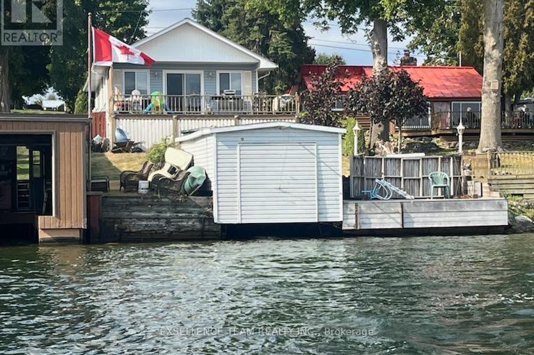 28877485/6803-st-louis-point-road-s/south-glengarry-charlottenburgh-twp/south-glengarry/ontario/K0C2E0_1