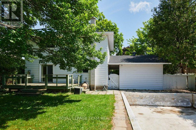28670720/16-keewatin-crescent/borden-farmstewart-farmcarleton-heightsparkwood-hills/ottawa/ontario/K2E6Z1_28