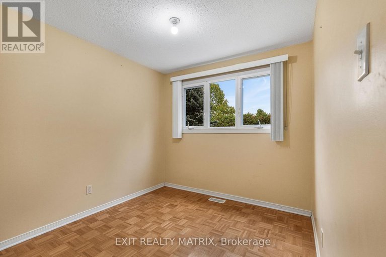 28991859/29-louise-crescent/embrun/russell/ontario/K0A1W0_17