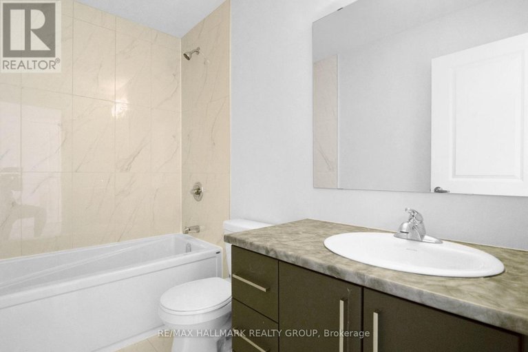 29360428/1944-hawker-private/huntley-ward-south-east/ottawa/ontario/K2M0M5_29