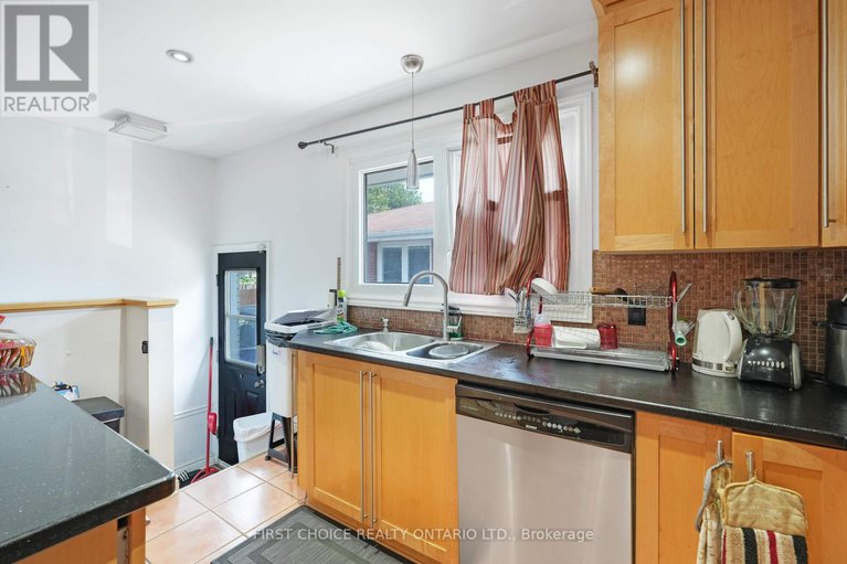 28682259/1753-heron-road/urbandale-acres/ottawa/ontario/K1V6A2_10