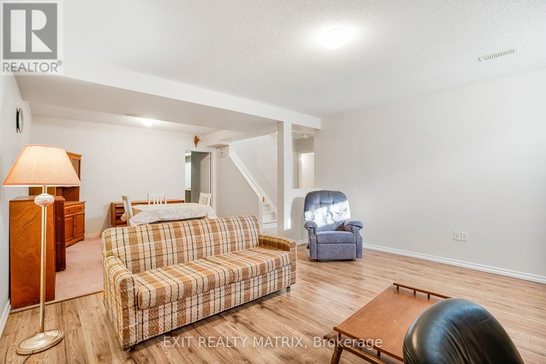 28129877/1241-foxborough-private/beaconwood/ottawa/ontario/K1J1E2_24