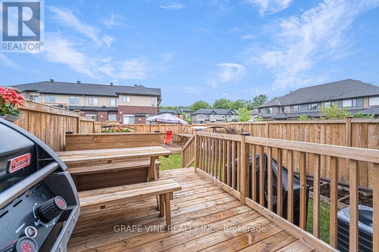 29618523/383-memorial-grove/riverside-southgloucester-glen/ottawa/ontario/K1X0C7_34