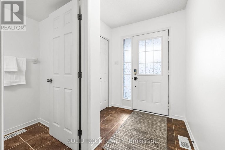 29653238/438-haresfield-court/riverside-southgloucester-glen/ottawa/ontario/K4M0B6_3