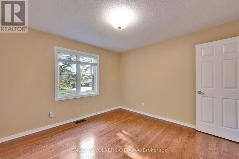 28941289/5233-mclean-crescent/manotick-long-island-nicholls-island/ottawa/ontario/K4M1G1_30