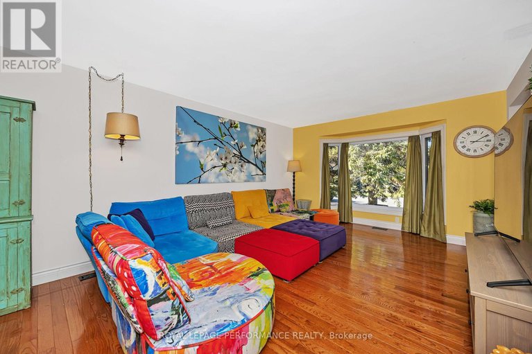 29100825/3084-lemay-circle/town-of-rockland/clarence-rockland/ontario/K4K1A9_7