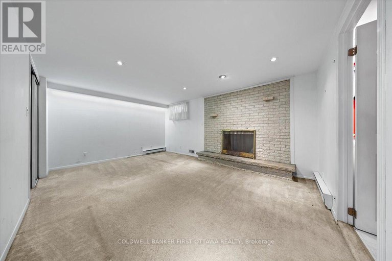 28767158/2326-harding-road/elmvale-acresurbandale/ottawa/ontario/K1G3B9_11