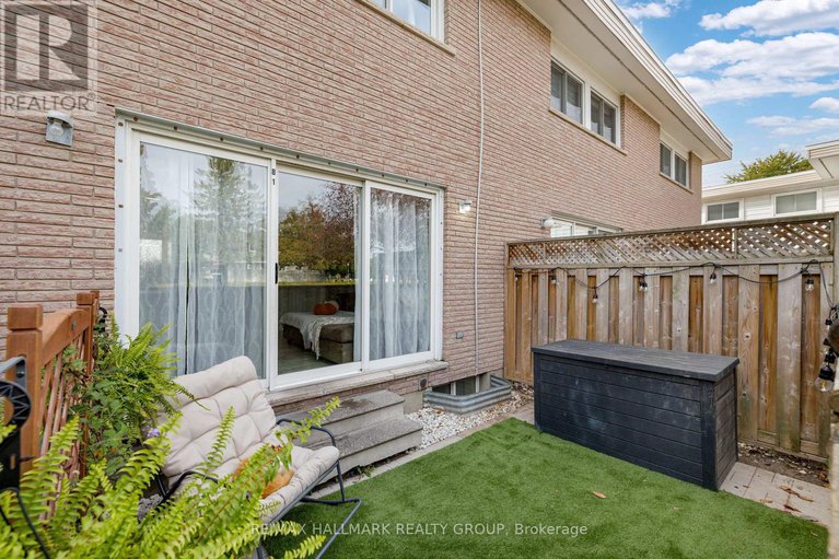 28989404/81-hadley-circle/bells-corners/ottawa/ontario/K2H7Z8_15