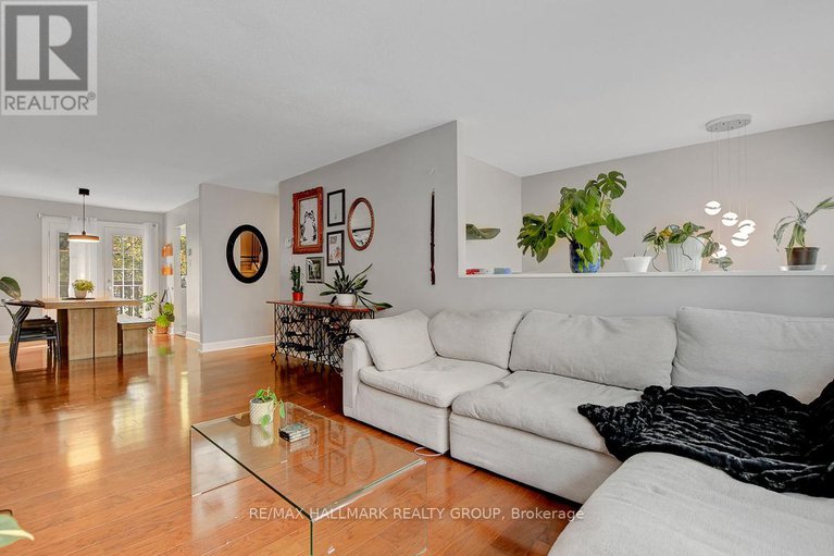 28827238/2094-eric-crescent/pineview/ottawa/ontario/K1B4P4_11