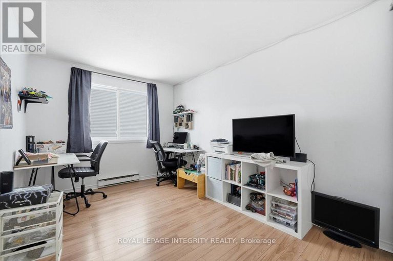 29606728/1985-woods-street/town-of-rockland/clarence-rockland/ontario/K4K1H7_23