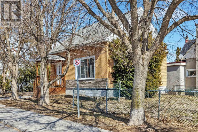 28423853/195-baribeau-street/vanier/ottawa/ontario/K1L7R4_4