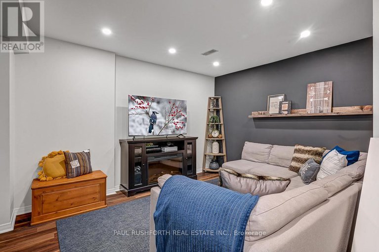 28886186/6118-silverbirch-street/orleans-village/ottawa/ontario/K1W1C4_23