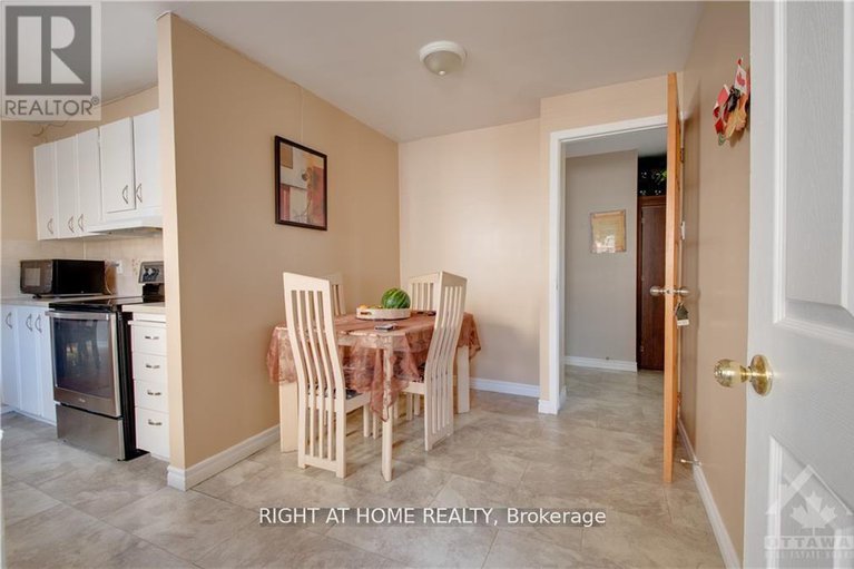 27968976/6078-rivercrest-drive/chapel-hill/ottawa/ontario/K1C5R2_9