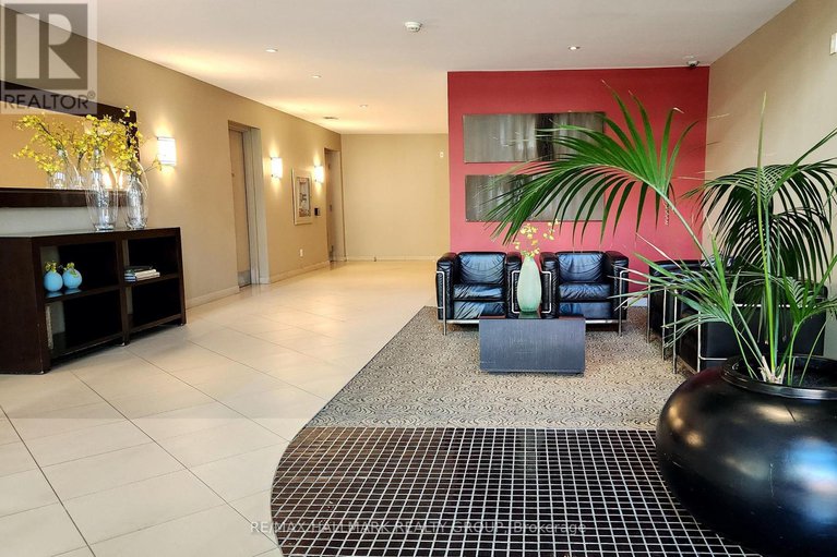 28879003/209-138-somerset-street-w/ottawa-centregolden-triangle/ottawa/ontario/K2P0A3_38