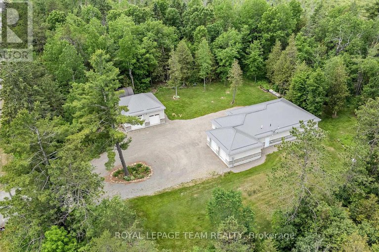 28579914/4517-roger-stevens-drive/rideau-twp-south-to-roger-stevens-drive/ottawa/ontario/K7A4S6_2