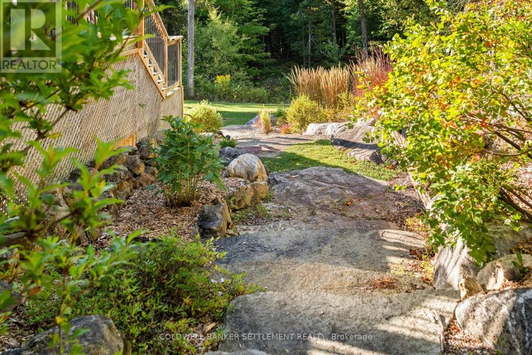 29662330/3124-mcdonalds-corners-road-road/lanark-highlands-dalhousie-twp/lanark-highlands/ontario/K0G1K0_45