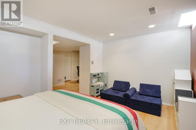 29406077/39-barra-avenue/glencairnhazeldean/ottawa/ontario/K2L2R9_28