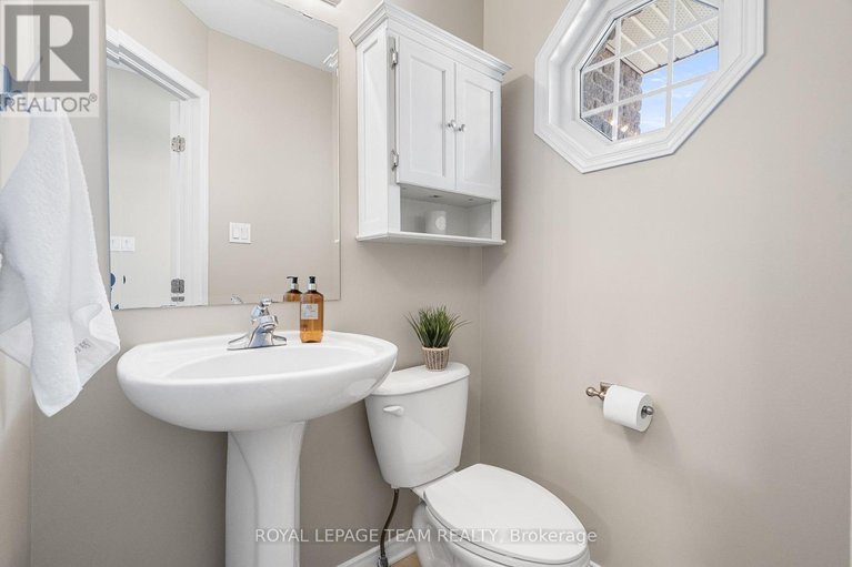 29676988/529-pepperville-crescent/emerald-meadowstrailwest/ottawa/ontario/K2M0E5_25
