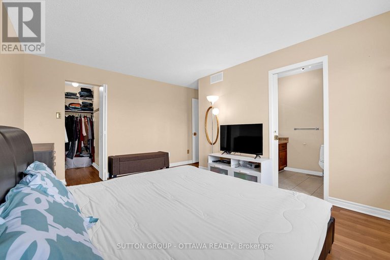 28642304/3085-uplands-drive/hunt-club-woods/ottawa/ontario/K1V9T6_22