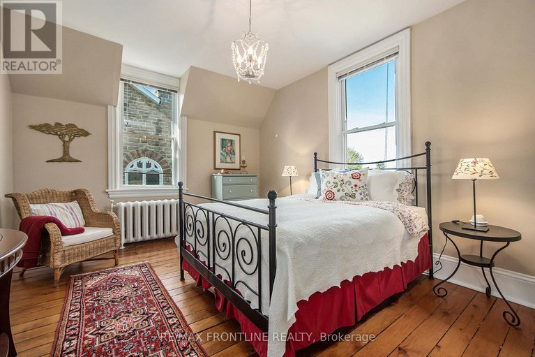 29431396/2-george-street-n/smiths-falls/smiths-falls/ontario/K7A1X9_22