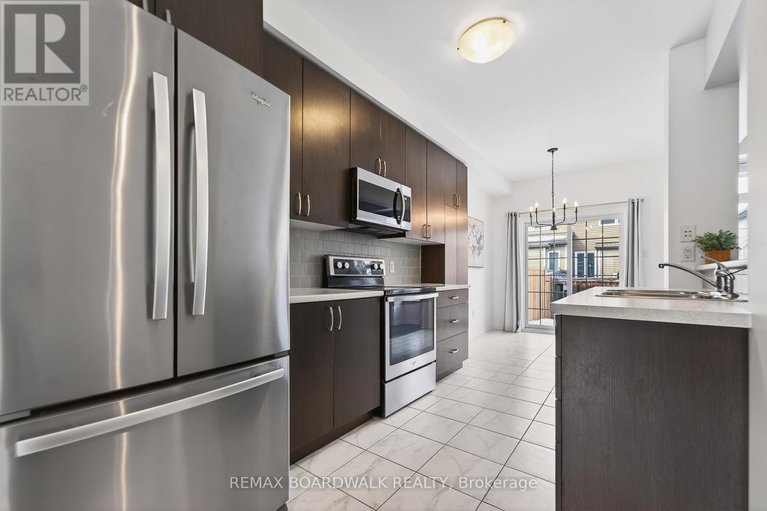 29438320/716-oakglade-avenue/emerald-meadowstrailwest/ottawa/ontario/K2M0B3_17