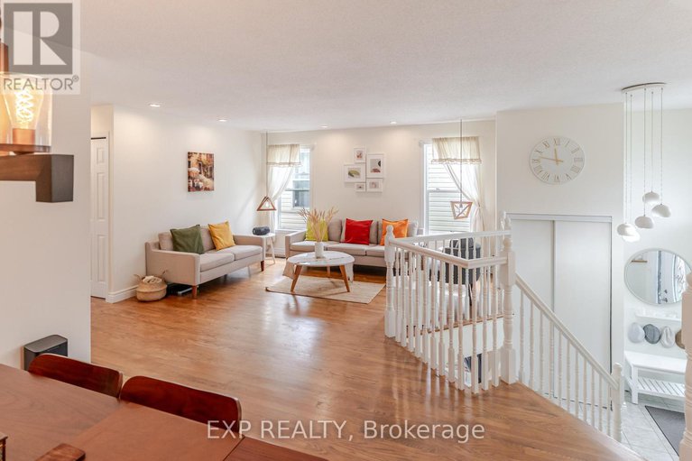 28873619/1562-lisbon-street/fallingbrookpineridge/ottawa/ontario/K4A4B9_11