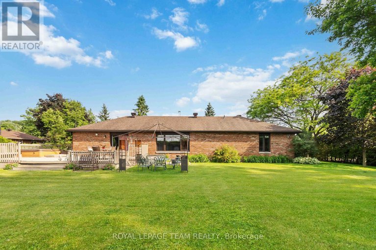 28462567/1322-johnston-drive/greely/ottawa/ontario/K4P1A4_28