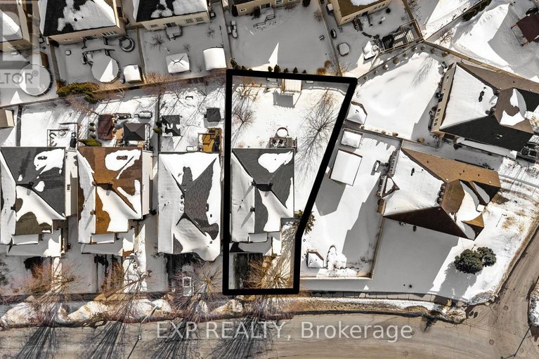 29385318/117-joshua-street/mer-bleuebradley-estatesanderson-park/ottawa/ontario/K1W0A4_45