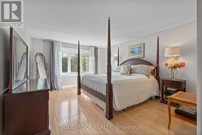 28931406/5569-whitewood-avenue/manotick-village-manotick-estates/ottawa/ontario/K4M1E1_26